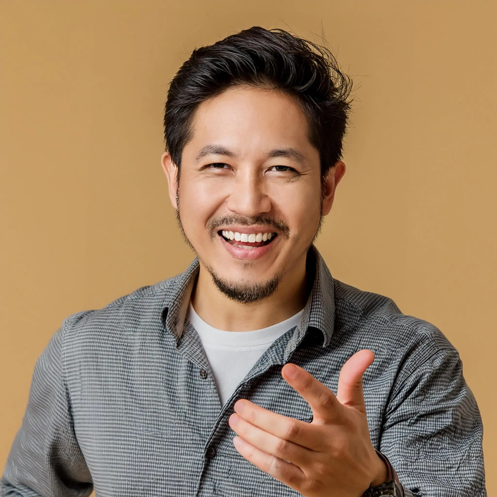 冗談を言う男性