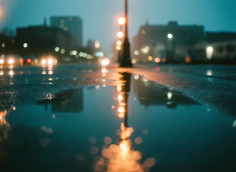 雨上がり水たまり反射プロンプト｜AI生成作例・夜景